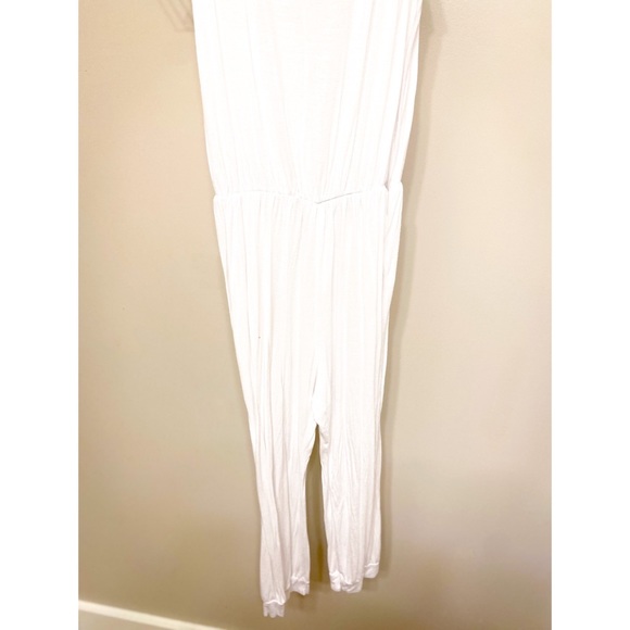 White jumpsuit - Picture 3 of 5